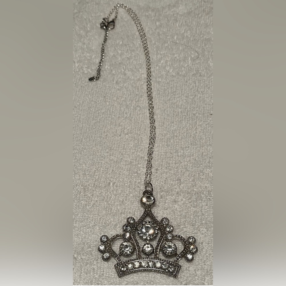 Crown Rhinestone Pendant & Chain - Picture 6 of 11